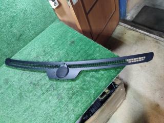 Фото запчасти накладка Jeep Grand Cherokee 2012 Б/У запчасть Запчасть накладка Jeep Grand Cherokee 2012