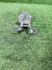 Запчасть петля двери передняя левая Mazda Premacy 2000