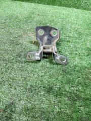 Запчасть петля двери задняя правая Mazda Premacy 2000