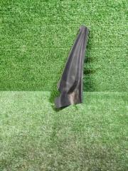 Фото запчасти накладка лобового стекла правая Nissan Almera 2013 Б/У запчасть Запчасть накладка лобового стекла правая Nissan Almera 2013