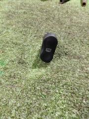 Фото запчасти кнопка обогрева заднего стекла Nissan Almera 2013 Б/У запчасть Запчасть кнопка обогрева заднего стекла Nissan Almera 2013