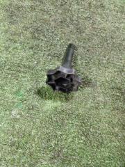 Фото запчасти крепление запасного колеса Nissan Almera 2013 Б/У запчасть Запчасть крепление запасного колеса Nissan Almera 2013