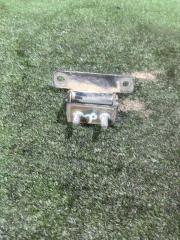 Петля двери багажника правая Hyundai Tucson 2008