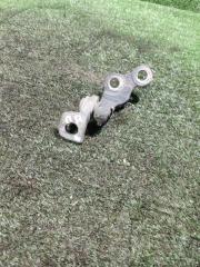 Петля двери передняя правая Ford Focus 2005