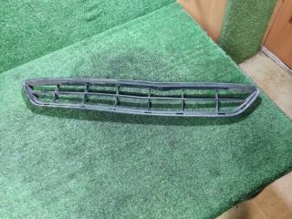 Запчасть решетка в бампер передняя Honda CR-V