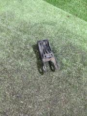 Запчасть кронштейн радиатора Porsche Cayenne