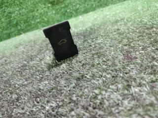 Фото запчасти кнопка открывания багажника Geely Emgrand EC7 2013 Б/У запчасть Запчасть кнопка открывания багажника Geely Emgrand EC7 2013