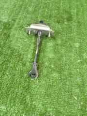 Фото запчасти ограничитель двери задний правый Great Wall Hover 2011 Б/У запчасть Запчасть ограничитель двери задний правый Great Wall Hover 2011