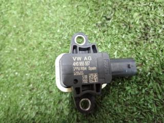 Запчасть датчик подушки безопасности передний правый Audi A1 2012