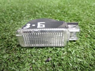 Запчасть плафон подсветки багажника Audi A1 2012