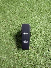 Запчасть кнопка центрального замка задняя левая Volkswagen Touareg 2003