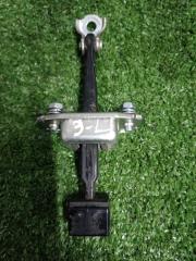 Запчасть ограничитель открывания двери задний левый Mitsubishi ASX 2013