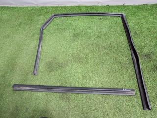 Запчасть уплотнитель стекла двери задний правый Infiniti QX50 2015