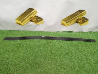 Запчасть молдинг стекла задний левый Toyota Alphard 2004