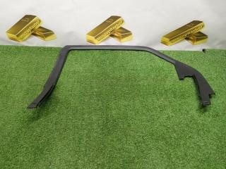 Запчасть накладка рамки двери задняя правая Chrysler 300C 2005