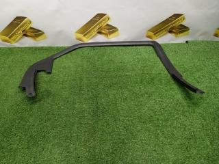 Запчасть накладка рамки двери задняя левая Chrysler 300C 2006