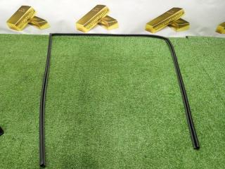 Запчасть уплотнитель стекла двери передний левый Toyota Alphard 2004