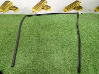 Запчасть уплотнитель стекла двери передний левый Toyota Alphard 2004