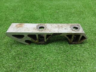 Запчасть кронштейн крепления стабилизатора передний Porsche Cayenne S 2010