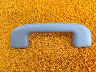 Запчасть ручка потолка передняя левая Toyota Camry 2019