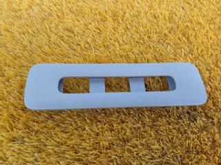 Запчасть накладка крышки багажника Porsche Cayenne GTS 2014