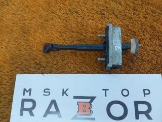 Запчасть ограничитель двери задний правый Jaguar XF 2013