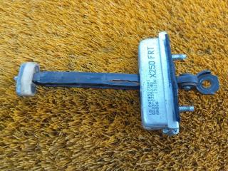 Запчасть ограничитель двери передний левый Jaguar XF 2013