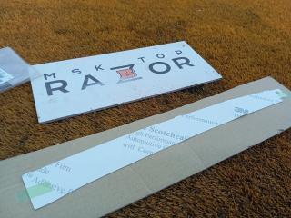 Запчасть наклейка двери задняя левая Toyota Camry 2017