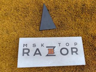 Запчасть уголок двери задний правый Geely Coolray 2023