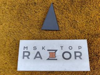 Фото запчасти уголок двери задний левый Geely Coolray 2023 Б/У запчасть Запчасть уголок двери задний левый Geely Coolray 2023