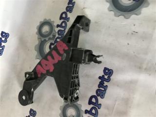 Запчасть держатель капота передний Toyota Aqua 2012