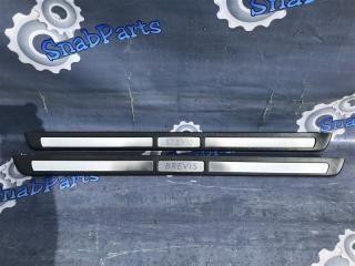 Запчасть накладка на порог салона передняя правая Toyota Brevis 2006