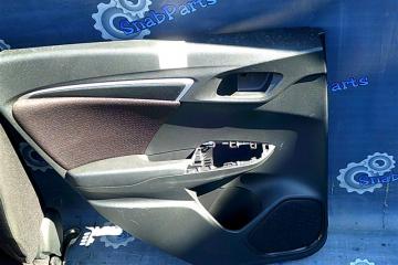 Обшивка дверей задняя левая Honda Fit 2014
