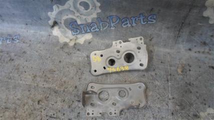 Крепление магнитофона Toyota Premio 2008