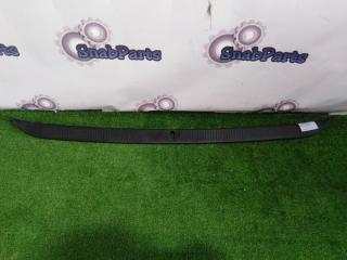 Накладка замка багажника Toyota Mark 2 1994