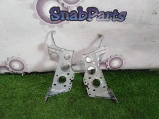 Крепление магнитофона Toyota Camry 2008