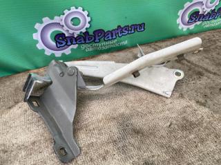 Запчасть петля капота левая Nissan Serena