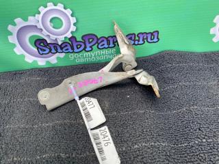 Запчасть петля капота правая Daihatsu Mira