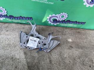 Крепление магнитофона Toyota Camry 2006