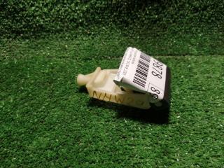 Фото запчасти ручка открытия капота Toyota Prius 2005 контрактная запчасть Запчасть ручка открытия капота Toyota Prius 2005