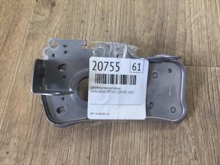 Крепление магнитофона Toyota Allion 2010