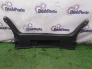 Накладка замка багажника Nissan Fuga 2010