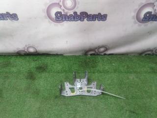 Крепление магнитофона Toyota Prius 2010