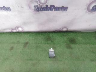 Ручка открытия капота Toyota Prius 2010