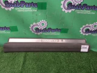 Фото запчасти накладка на порог салона передняя правая Toyota Celsior 2005 контрактная запчасть Запчасть накладка на порог салона передняя правая Toyota Celsior 2005