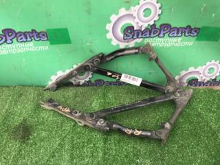 Петля крышки багажника Toyota Celsior 2005