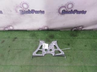 Крепление магнитофона Toyota Prius 2005