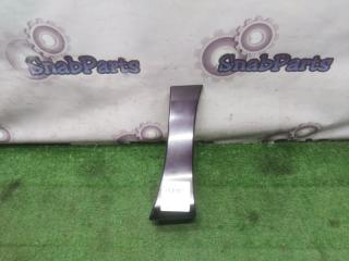 Молдинг на крыло передний правый Nissan Serena