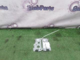 Крепление магнитофона Toyota Premio 2008