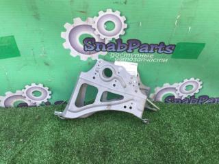 Крепление магнитофона Toyota Prius 2007